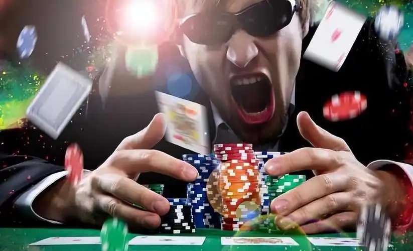 Studio live baccarat hollyslot77 dengan dealer profesional dan tata letak meja yang jelas